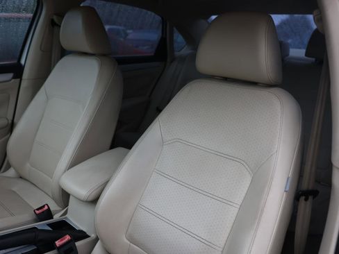 Used 2012 Volkswagen Passat 2.5 SE image 6
