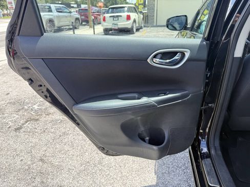 Used 2016 Nissan Sentra SV FWD image 19