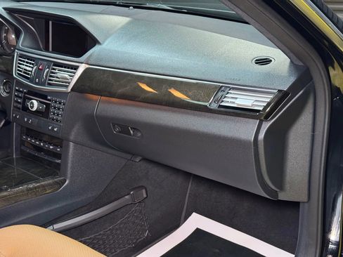 Used 2010 Mercedes-Benz E 550 Sedan image 48