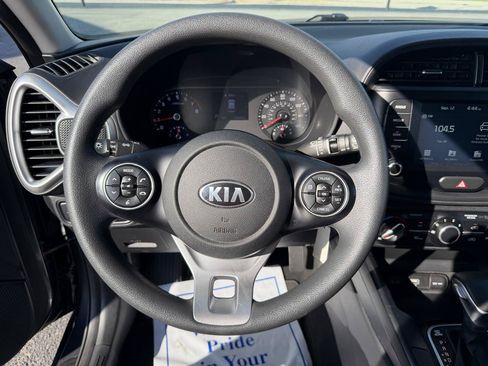 Used 2021 Kia Soul LX FWD image 25