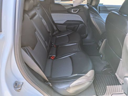 Used 2023 Jeep Compass Latitude w/ Convenience Group AWD/4WD image 29