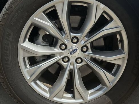 Used 2023 Ford Explorer Limited AWD/4WD image 10