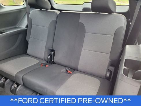 Used 2023 Chevrolet Traverse LT image 23