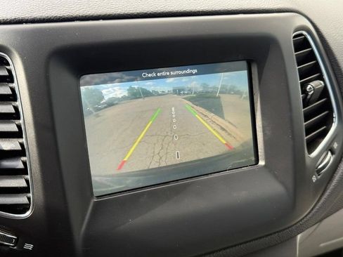 Used 2019 Jeep Compass Latitude w/ Popular Equipment Group FWD image 24