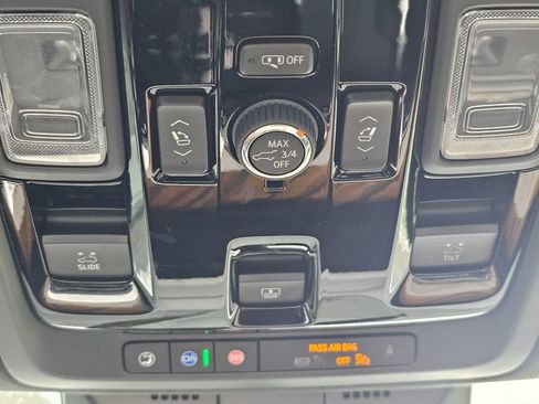 Certified 2025 Cadillac Escalade Sport Platinum AWD/4WD image 37