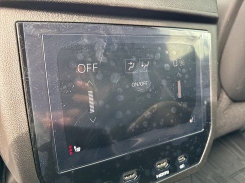 Used 2025 GMC Yukon AT4 Ultimate AWD/4WD image 9