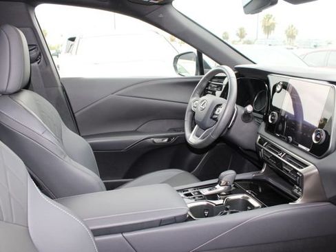 Certified 2024 Lexus RX 350 FWD w/ Technology Package image 5