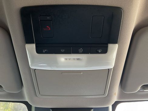 Used 2025 Nissan Rogue SV FWD image 17