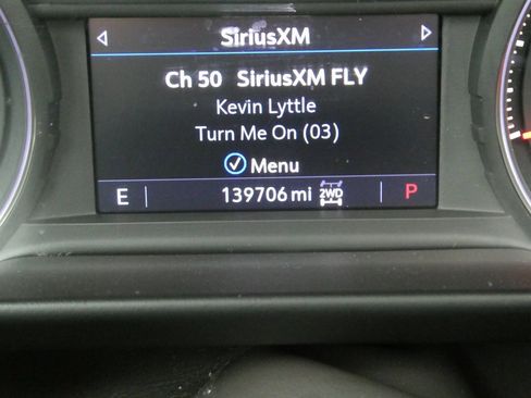 Used 2021 Chevrolet Suburban Z71 w/ Z71 Signature Package image 42