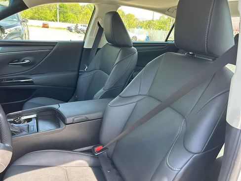 Used 2023 Lexus ES 350 w/ Premium Package FWD image 16