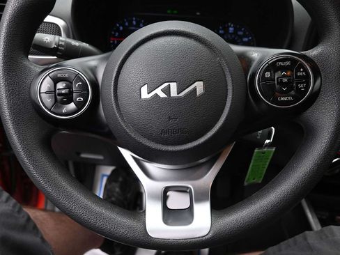 Used 2022 Kia Soul LX w/ Technology Package FWD image 32