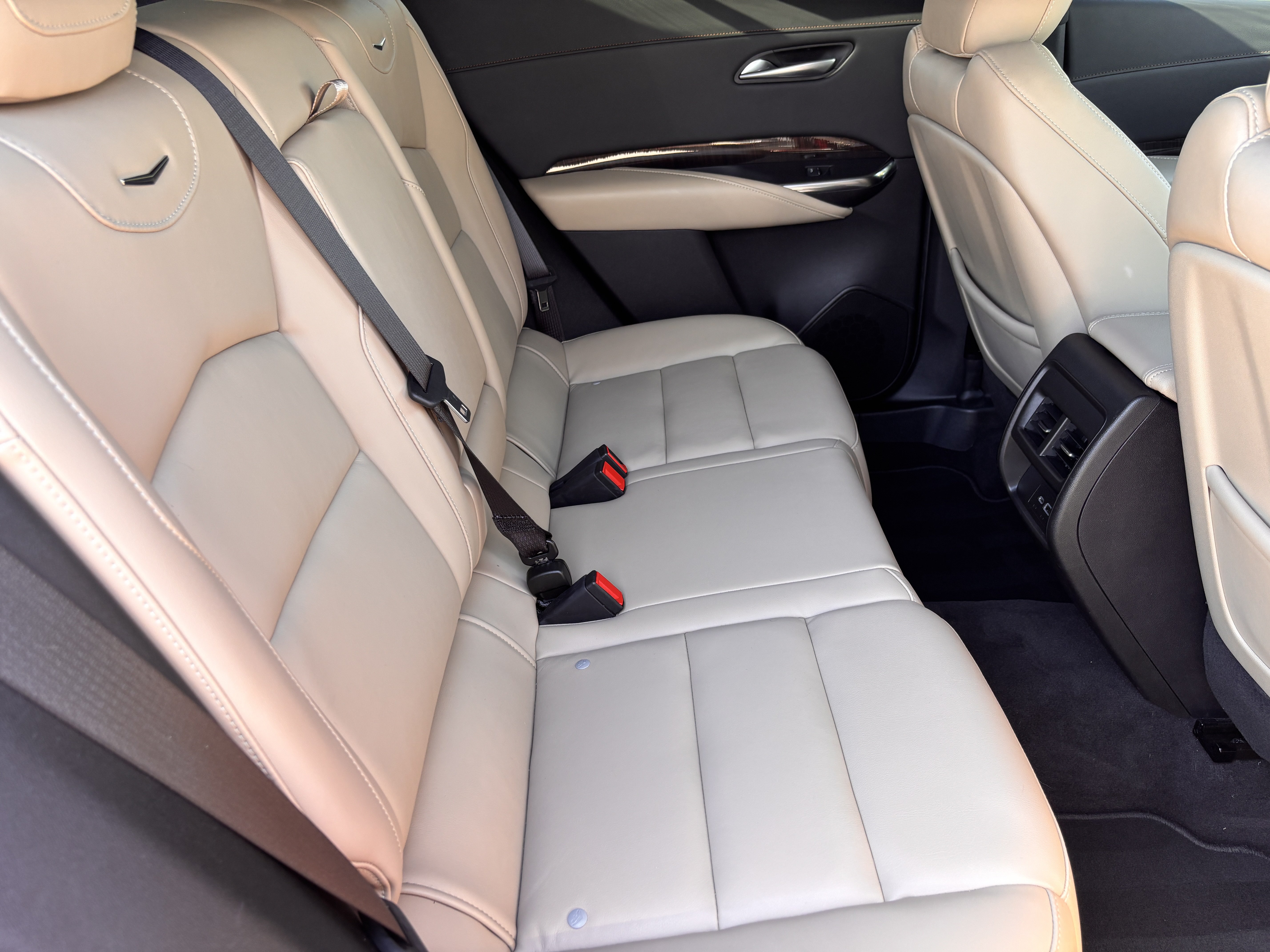 Used 2024 Cadillac XT4 Premium Luxury FWD image 32