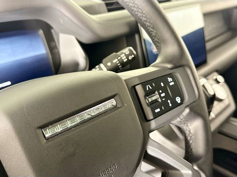 Used 2025 Land Rover Defender 110 X-Dynamic SE image 19