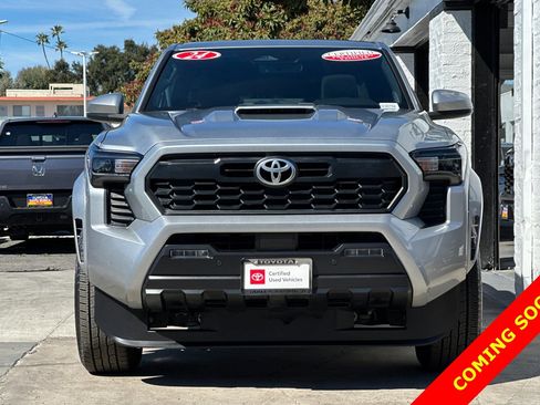 Used 2024 Toyota Tacoma TRD Sport w/ TRD Sport Upgrade Package image 9