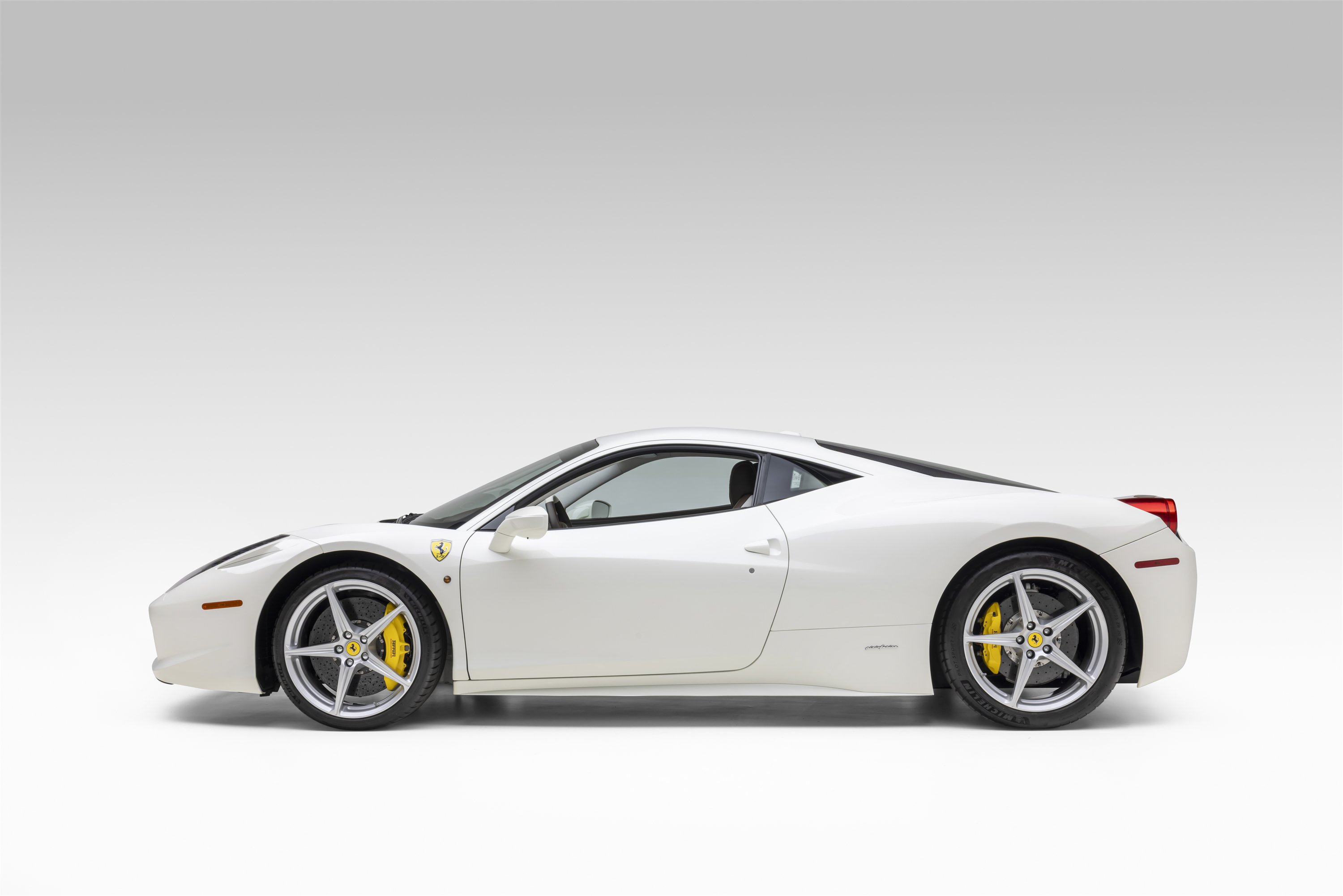 Certified 2014 Ferrari 458 Italia Coupe RWD image 3