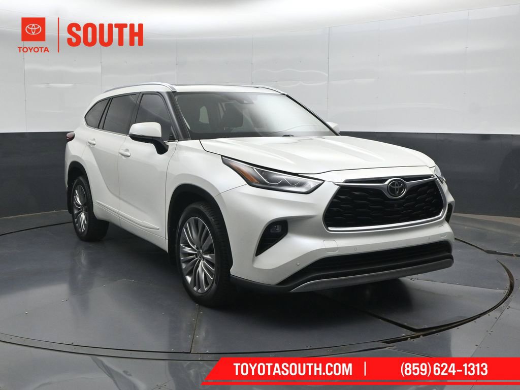 Used 2021 Toyota Highlander Platinum AWD/4WD image 4