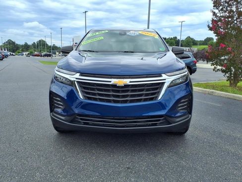 Used 2022 Chevrolet Equinox LS w/ LS Convenience Package image 2