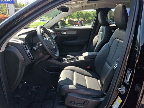 Certified 2025 Volvo XC40 B5 Ultra AWD/4WD image 14