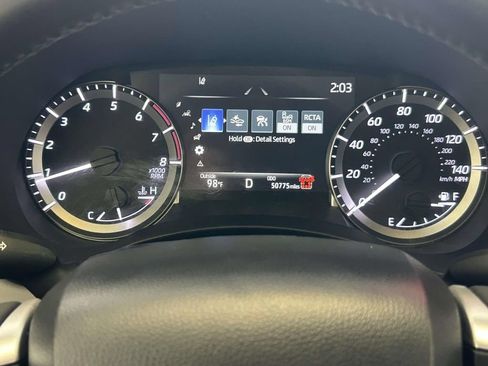 Used 2024 Toyota Highlander XLE FWD image 32
