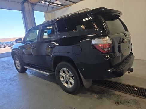 Used 2017 Toyota 4Runner SR5 Premium image 3