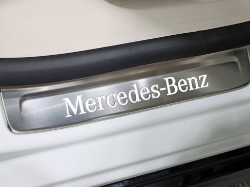 Used 2023 Mercedes-Benz EQS 580 580 image 13