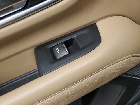 Used 2021 Chevrolet Suburban Premier w/ Premium Package image 35