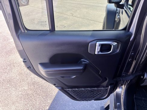 Used 2020 Jeep Wrangler Unlimited Sport S image 27