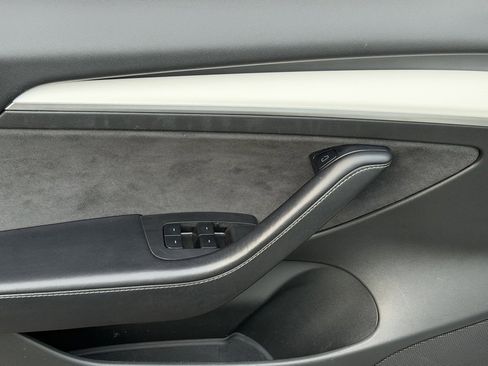 Used 2022 Tesla Model 3 Standard Range image 28