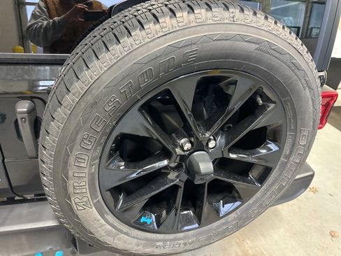 Used 2022 Jeep Wrangler Unlimited Sahara 4xe image 21