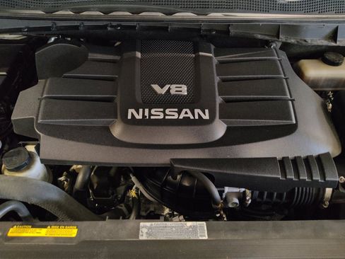 Used 2019 Nissan Titan SV w/ SV Convenience Package RWD image 30