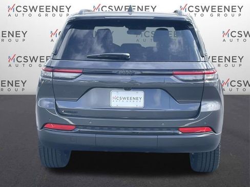 New 2025 Jeep Grand Cherokee Altitude RWD image 4
