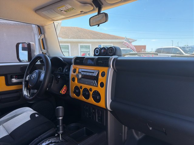 Used 2007 Toyota FJ Cruiser 2WD w/ Upgrade Pkg 2 image 25