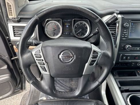 Used 2017 Nissan Titan SL AWD/4WD image 23