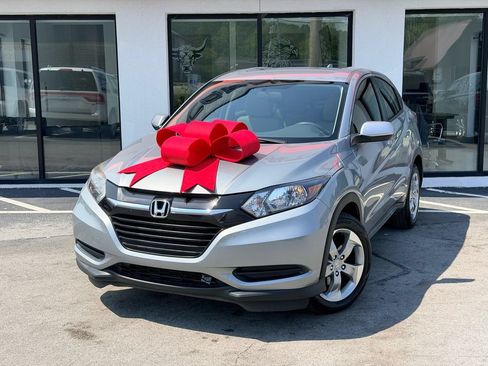 Used 2017 Honda HR-V LX image 1