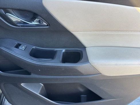 Used 2022 Chevrolet Traverse LS image 37