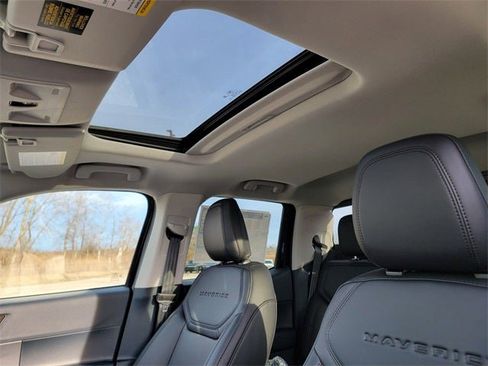 New 2025 Ford Maverick Lariat w/ Black Appearance Package image 4