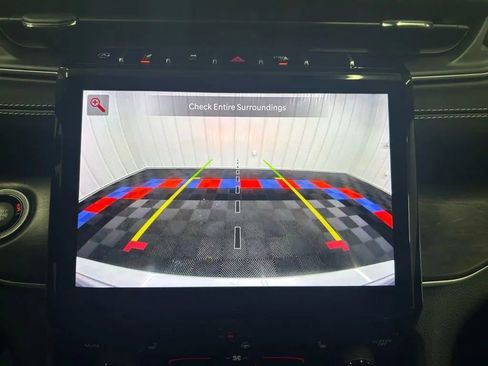 Used 2023 Jeep Grand Cherokee Limited image 14