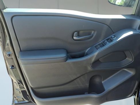 New 2026 Nissan Frontier S image 9