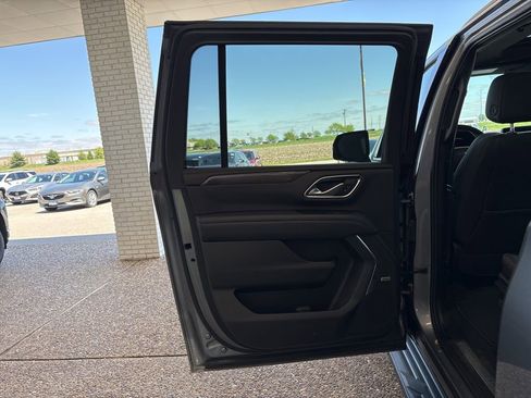 Used 2022 Chevrolet Suburban RST w/ Luxury Package AWD/4WD image 24