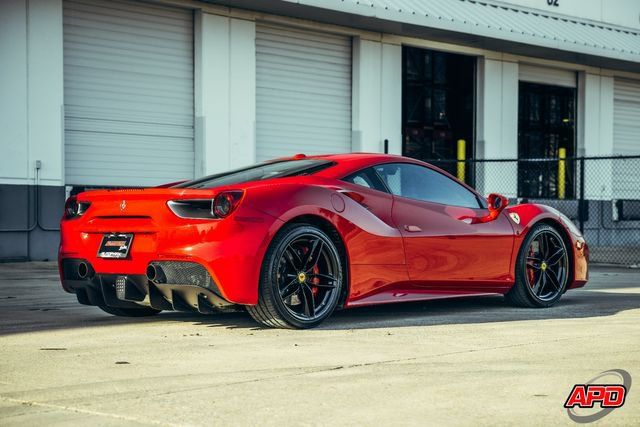Used 2018 Ferrari 488 GTB RWD image 10