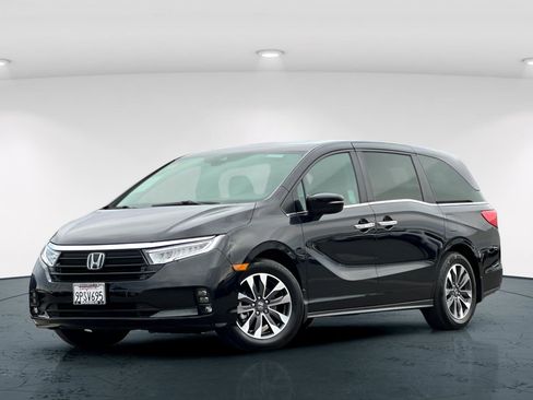 Certified 2024 Honda Odyssey EX-L image 2