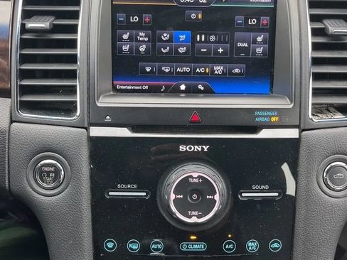 Used 2013 Ford Taurus Limited AWD/4WD image 29