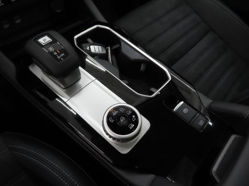 New 2026 Mitsubishi Outlander AWD image 16