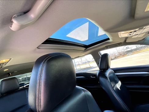 Used 2018 Toyota Highlander XLE image 12