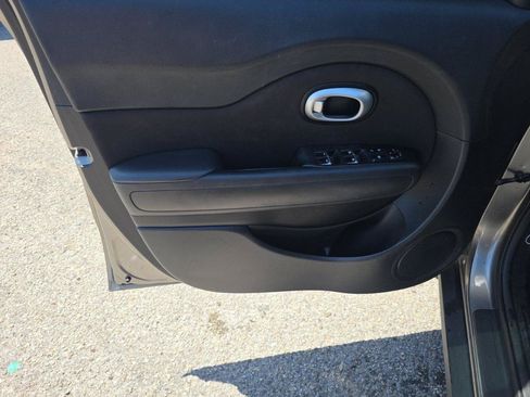 Used 2018 Kia Soul + FWD image 9