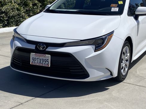 Certified 2025 Toyota Corolla LE FWD image 7