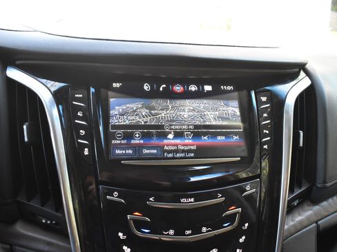 Used 2019 Cadillac Escalade Luxury image 36