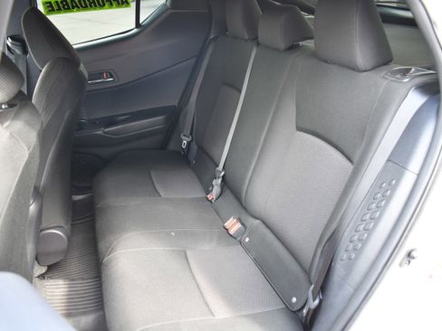 Used 2019 Toyota C-HR XLE FWD image 13