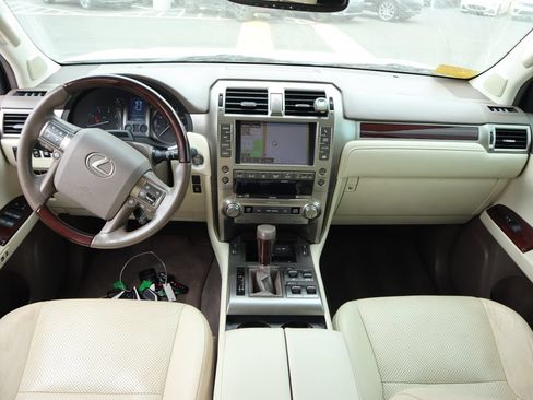 Used 2019 Lexus GX 460 Luxury AWD/4WD image 7