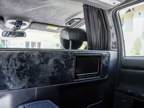 Used 2009 Maybach 62 S RWD image 39